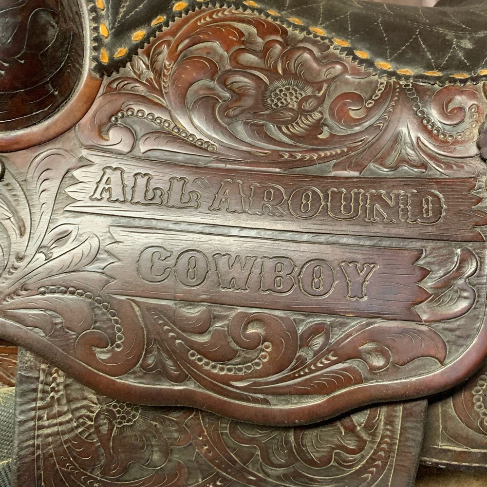 Western saddle - Picture 6 of 7
